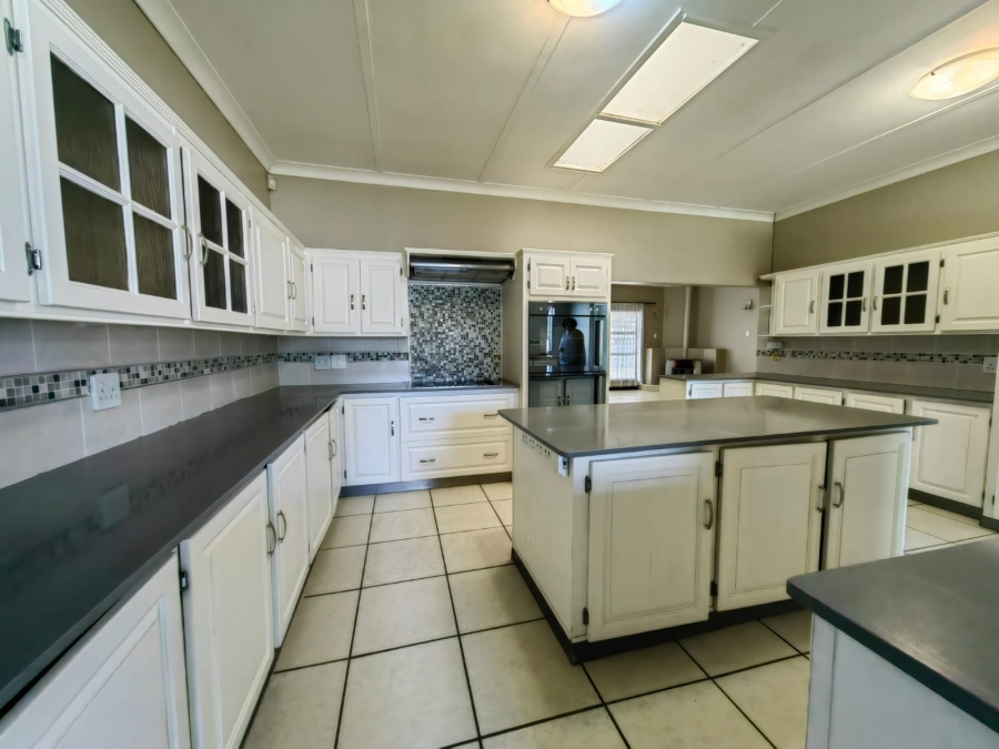 4 Bedroom Property for Sale in Baillie Park North West